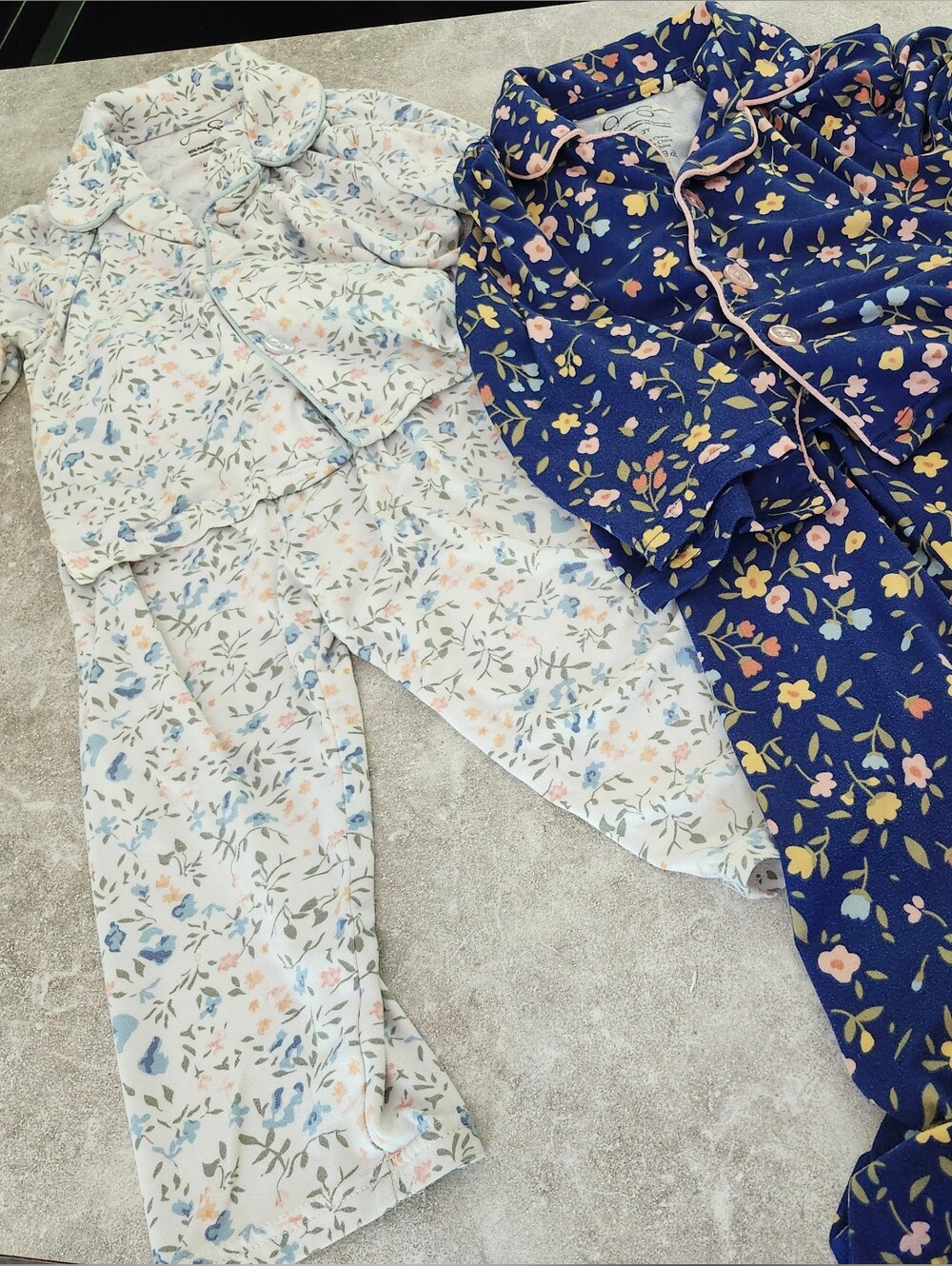 Jessica Simpson Lot Of 2 Floral Pajama Top in Cream, Blue & Peach